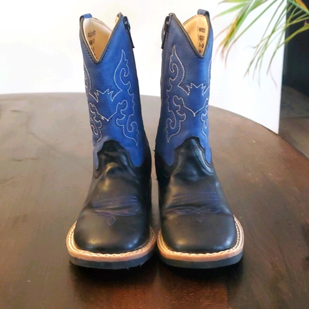 Toddler boots sz 7.5 D
